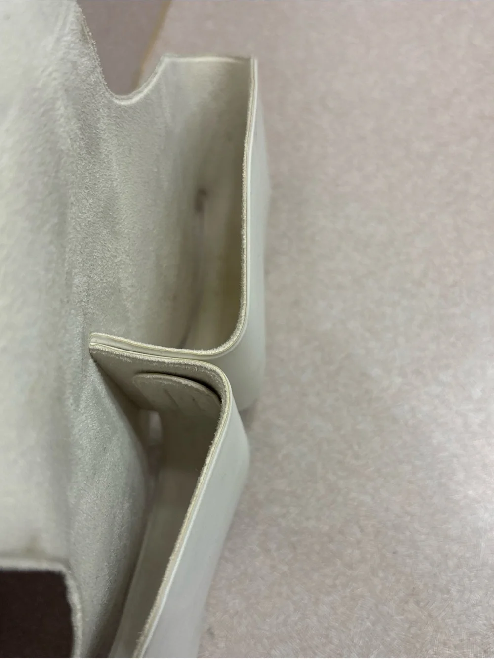 Apple AirPods Pro Max Case Off White Genuine OEM Used Case Only